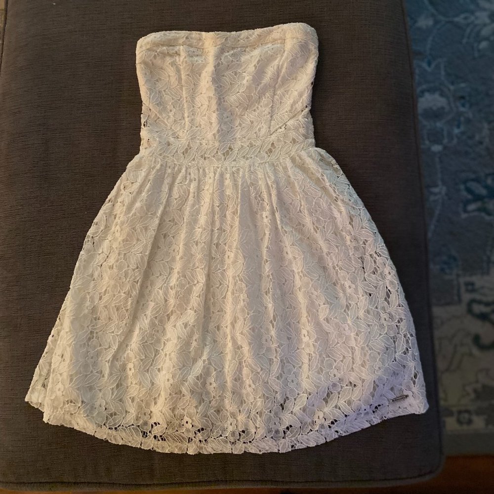 STRAPLESS DRESS